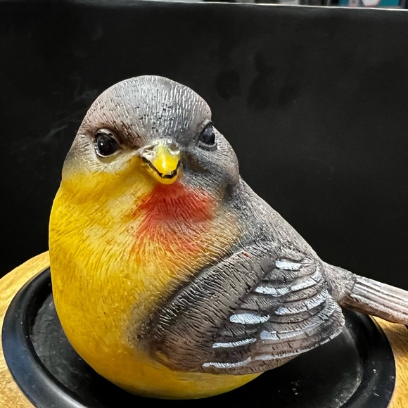 Three Little Birds 🎶 (3 Figurines) - Picture 5 of 10